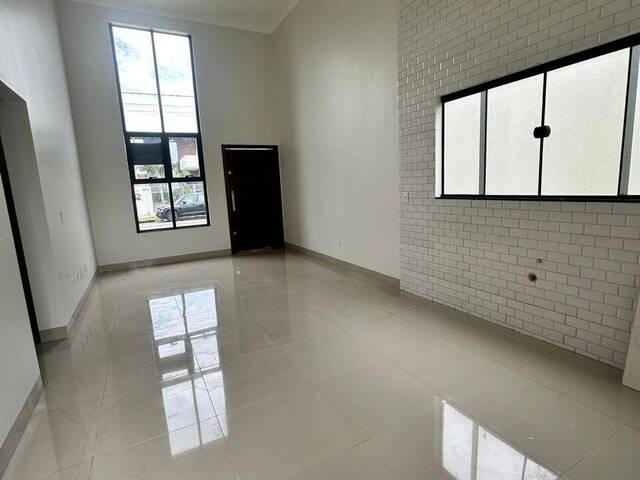 #1334 - Casa para Venda em Lucas do Rio Verde - MT