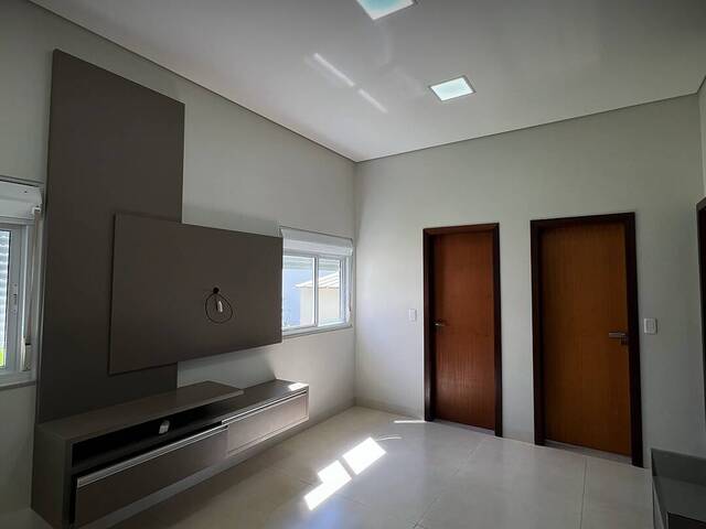 #1438 - Casa para Venda em Lucas do Rio Verde - MT